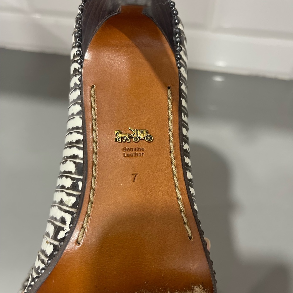 Coach heels aunthentic